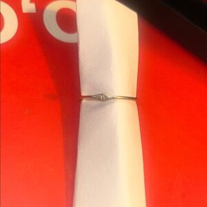Delicate White Gold W Ring